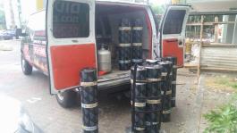 רגע לפני העלאת היריעות הביטומניות לגג לפני ביצוע איטום מרפסת - חברת "כתר איטום וזיפות גגות"